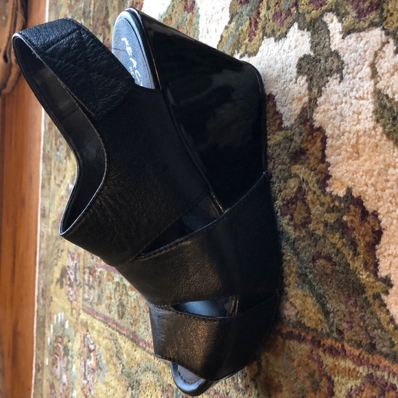 heels - Picture 2 of 3